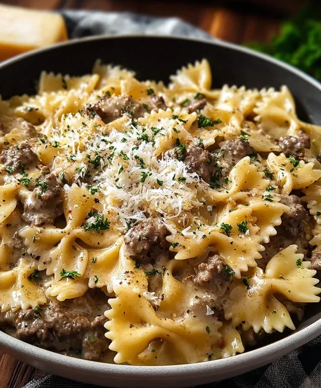 One Pot Creamy Garlic Pasta (Just 20 Minutes!)